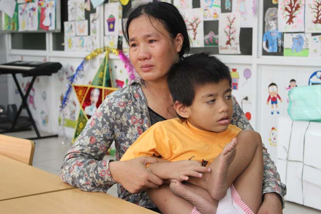 Chị Hường và cháu Vương.