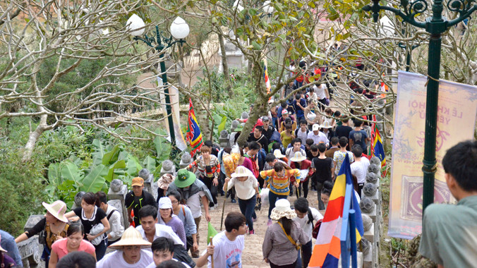 Hôm nay 28/2 tức mùng 10 tháng Giêng năm Ất Mùi, khai hội xuân Yên Tử 2015.