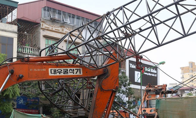 Hiện trường vụ sập cần cẩu công trường xây dựng tuyến metro Nhổn -Ga Hà Nội hôm 12/5