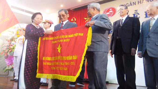Cựu binh C32 đón nhận Danh hiệu Anh hùng LLVT.