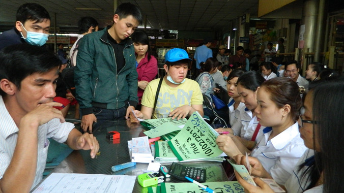 DN chưa giảm giá cước tại TPHCM đã bán vé xe Tết Ất Mùi. Ảnh: Huy Thịnh.