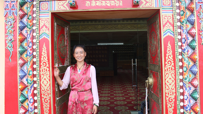 Vẻ đẹp người Tây Tạng và kiến trúc truyền thống.