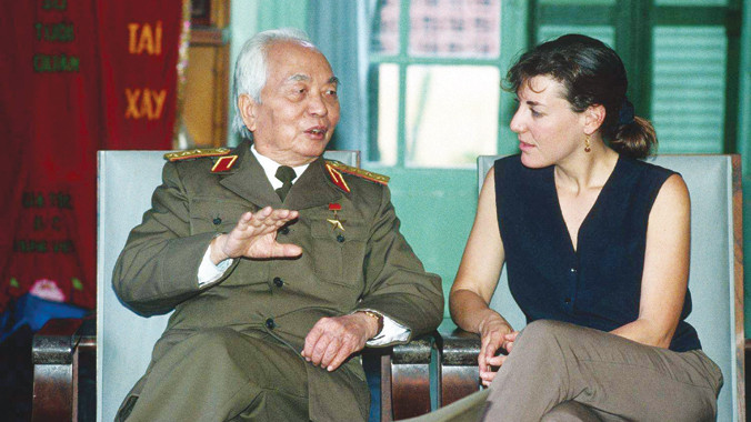 Catherine Karnow và Đại tướng Võ Nguyên Giáp.