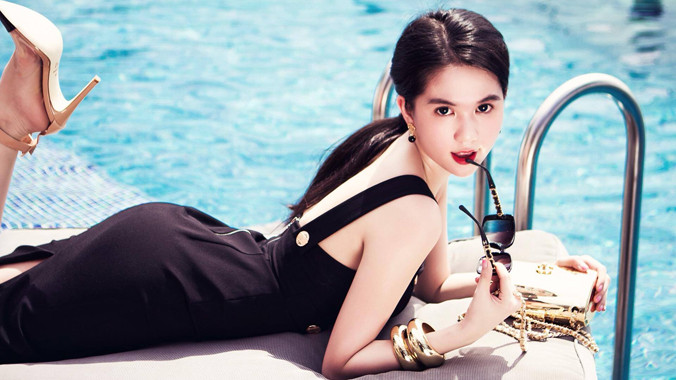 Ngọc Trinh: Vỗ ngực khôn ngoan