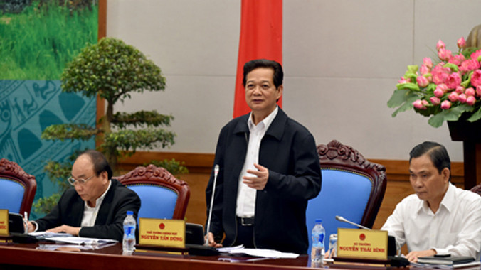 Thủ tướng Nguyễn Tấn Dũng: “Tôi, người đứng đầu Chính phủ hết sức nghiêm túc nhận trách nhiệm về những tồn tại, hạn chế, yếu kém này”.