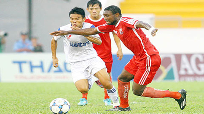 Cần Thơ (trái) gặp Đồng Nai.