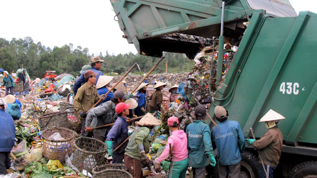 Bãi rác Khánh Sơn - một trong những tài sản của Cty TNHH MTV Môi trường đô thị Đà Nẵng. Ảnh: Nam Cường.
