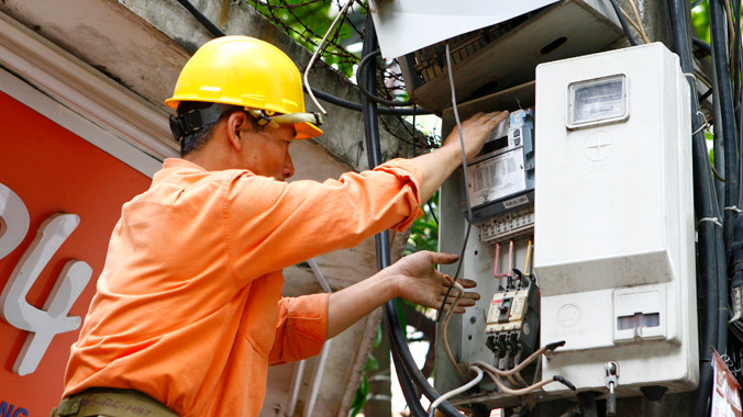 Từ hôm nay, 16/3 giá điện sẽ tăng. Trong nền kinh tế thị trường đầy đủ, điện không thể được định giá bằng những quyết định hành chính. Ảnh: Hồng Vĩnh.