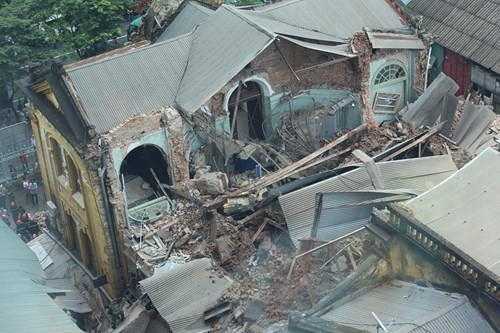 Biệt thự cũ đổ sập: Ai chịu trách nhiệm?