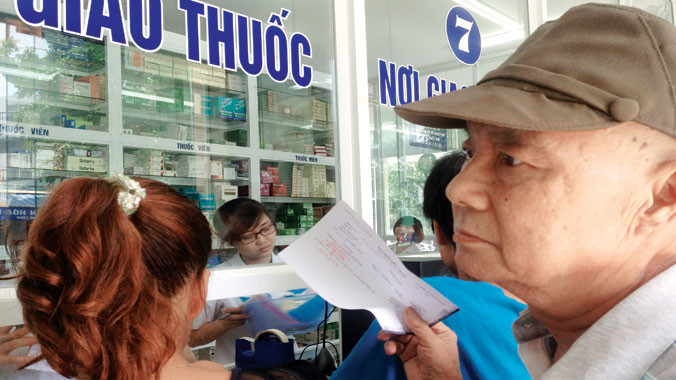Tiêu cực trong đấu thầu dược phẩm khiến giá thuốc và chất lượng thuốc đều bất hợp lý, chất thêm gánh nặng tài chính cho người bệnh. Ảnh: Như Ý.