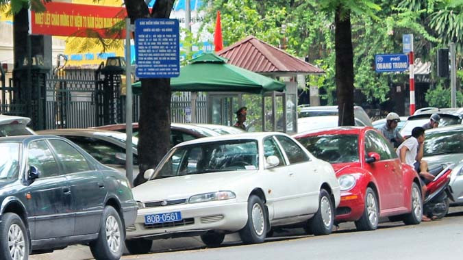 Điểm xe buýt 44 Lý Thường Kiệt.