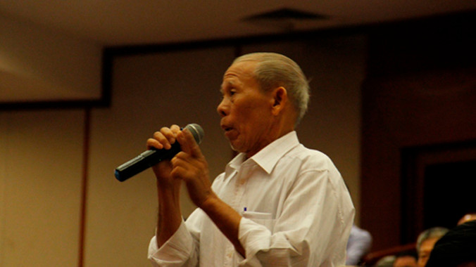 Cử tri Đà Nẵng thẳng thắn chất vấn. Ảnh: Thanh Trần.