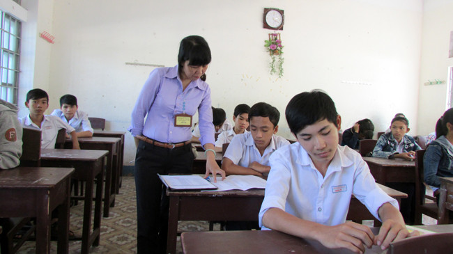 Thí sinh Đà Nẵng đến HĐT nghe quy chế tuyển sinh chiều 8/6.