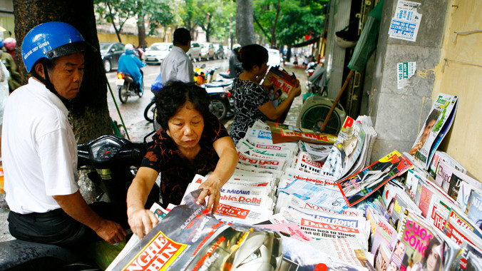 Báo chí của các ngành, địa phương phát triển rất nhanh nhưng về chất lượng và nội dung có phần bị buông lỏng. Ảnh: Hồng Vĩnh.