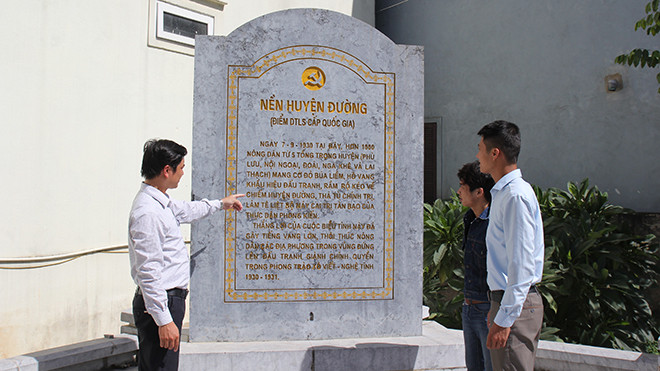 Huyện đường cũ là nơi đội thanh niên vũ trang cắm lá cờ Tổ quốc đầu tiên.