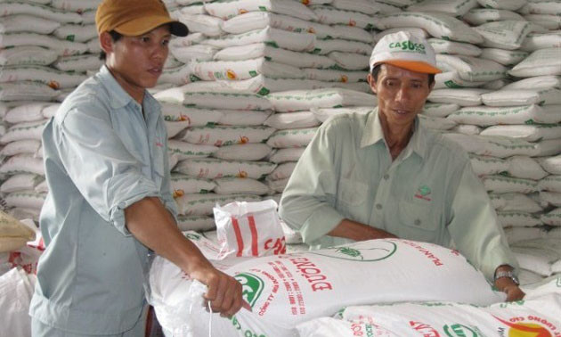 VSSA cho hay, năm 2014 là năm thứ 4 liên tiếp giá đường thấp, gây khó khăn cho nhà máy đường và nông dân trồng mía. Ảnh minh họa