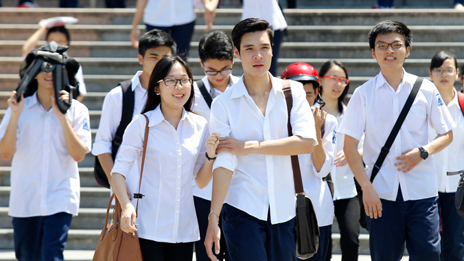 Học sinh Trường THPT Hà Nội - Amsterdam sau giờ thi tốt nghiệp năm 2014. Ảnh: Ngọc Châu.