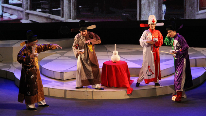 “Táo cười đón xuân” phát sóng trên nhiều đài truyền hình. Ảnh: Thế Toàn.