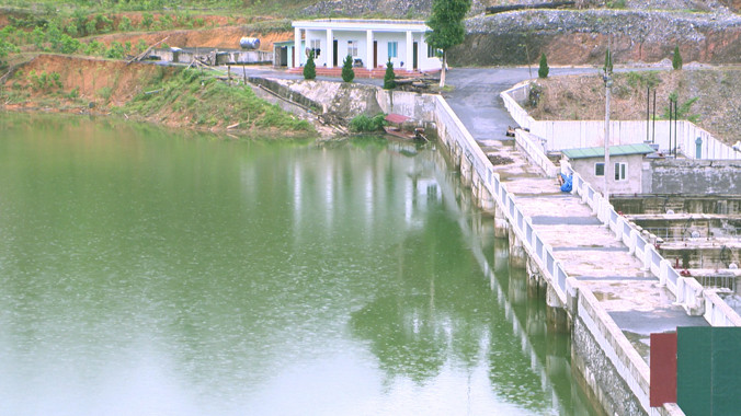 Với việc xây vượt thiết kế 7,7m, Thủy điện Sông Miện 5 tích vượt tiêu chuẩn thiết kế 4,5 triệu m3 nước. Theo các chuyên gia, số nước này thừa để xóa sổ toàn bộ thành phố Hà Giang khi sự cố xảy ra. Ảnh: N.S.