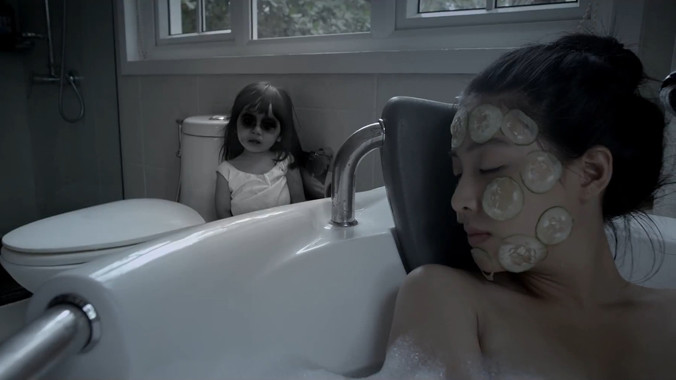 “Ngủ với hồn ma” có điểm chung với nhiều phim kinh dị Việt khác - càng cuối càng hụt hơi.