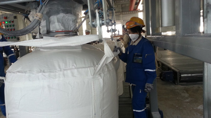 Sản xuất alumina tại Nhà máy alumina Nhân Cơ. Ảnh: Trọng Hoàng.