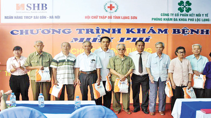 500 đối tượng chính sách ở biên giới được khám.