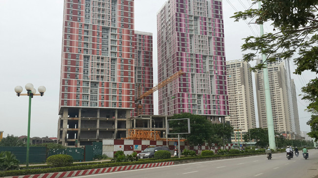 Đóng phí bảo lãnh có hạn chế được những dự án tai tiếng về tiến độ như Usilk city của Cty CP Sông Đà Thăng Long?. Ảnh: Ngọc Mai.