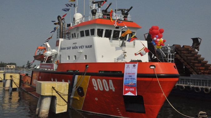 Cảnh sát biển nhận 2 tàu hiện đại