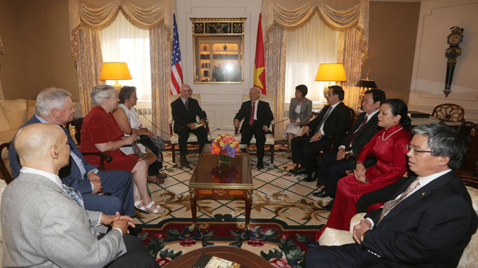 Tổng Bí thư Nguyễn Phú Trọng tiếp đại diện lãnh đạo Đảng Cộng sản Mỹ. Ảnh: TTXVN.