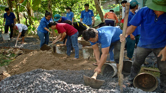 Nhiều công trình, phần việc thanh niên hướng về nông thôn. Ảnh: H.T.