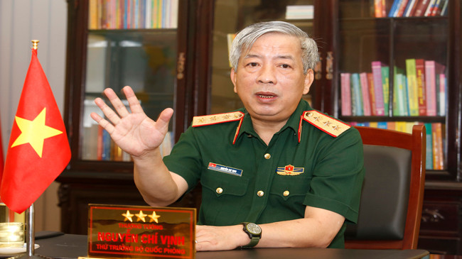 Thượng tướng Nguyễn Chí Vịnh, Thứ trưởng Bộ Quốc phòng trả lời phỏng vấn báo Tiền Phong. Ảnh: Như Ý.