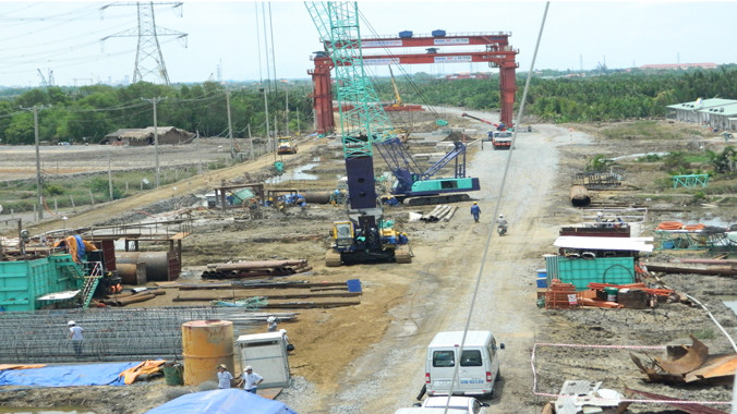 Toàn cảnh công trường thi công gói thầu J2 công trình đường cao tốc Bến Lức – Long Thành.