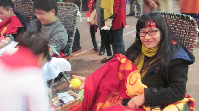 Thanh Mai với 11 lần hiến máu tình nguyện. Ảnh: Duy Chiến.