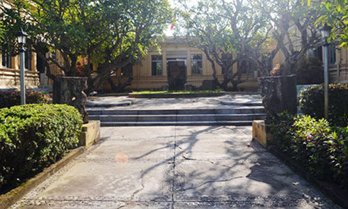 Khuôn viên Bảo tàng Điêu khắc Chăm. Ảnh: Báo Đà Nẵng