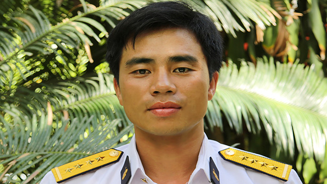 Đại úy Lê Tiến Duật.