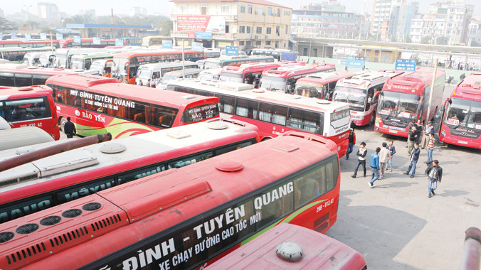 Theo khảo sát của Tiền Phong, vẫn còn hơn 60% doanh nghiệp vận tải không giảm cước. Ảnh: Hồng Vĩnh.