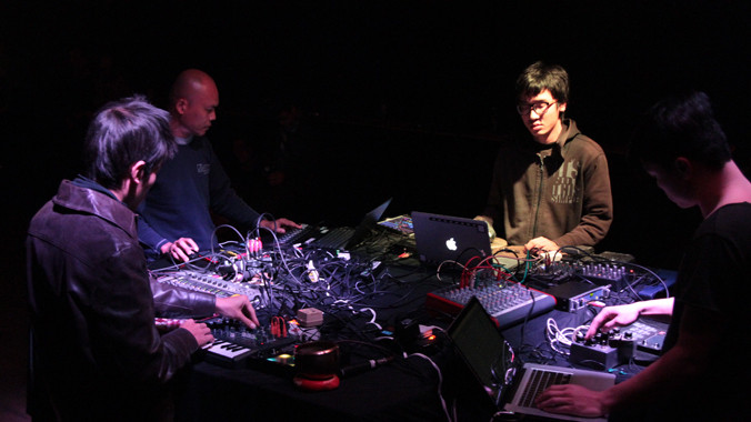 Nhạc thể nghiệm Việt bao giờ bước ra ánh sáng?. Ảnh: N.M.Hà.