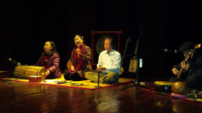 Các nghệ sĩ Thanh Hoài, Xuân Hoạch, Đặng Công Hưng... với tiếng trúc tiếng tơ. Ảnh: Trung Dũng.