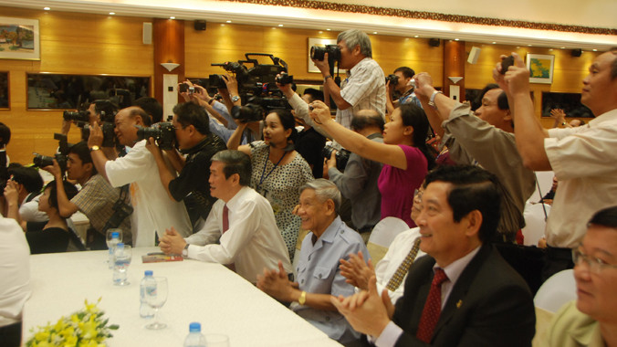 Đại hội thu hút quan khách và báo chí. Ảnh: Xuân Ba.