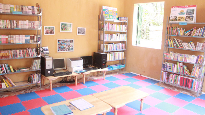 Một góc thư viện cộng đồng Tả Ngảo. Ảnh: Thúy An.