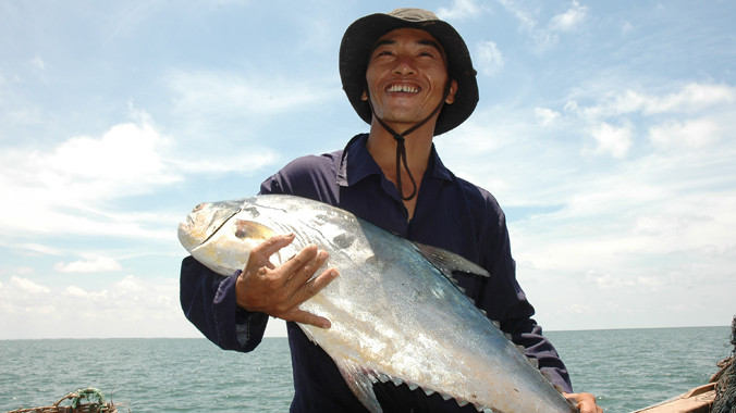 Niềm vui được mùa của ngư dân đi biển. Ảnh: Xuân Trường’.