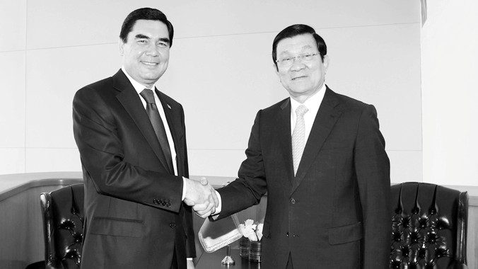 Rạng sáng 27/9 (giờ Việt Nam), tại trụ sở LHQ ở New York, Chủ tịch nước Trương Tấn Sang gặp Tổng thống Turkmenistan Gurbanguly Berdimuhamedov.