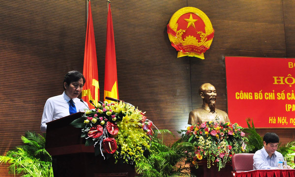 Đại diện Bộ Nội vụ thông báo về Kết quả chỉ số CCHC năm 2014.