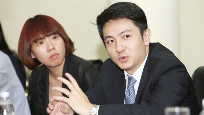 Đại diện Huawei tại buổi họp báo giải thích về lỗ hổng bảo mật trên modem HG8045A do hãng này cung cấp cho VNPT Hà Nội. Ảnh : Nguyễn Hoài.