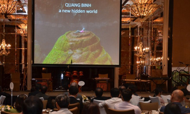 Hang Sơn Đoòng được giới thiệu với các quan khách.