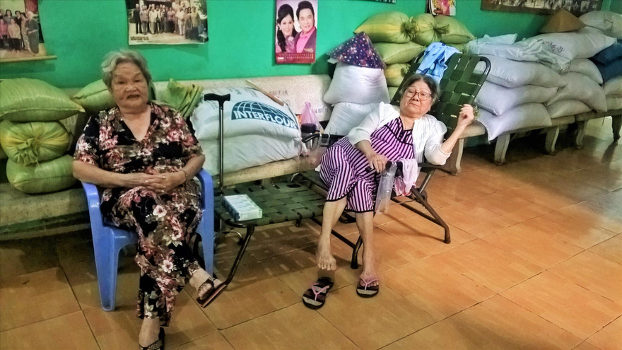 Nhiều gạo được gửi tới tặng các lão nghệ sĩẢnh: Trần Nguyên Anh 