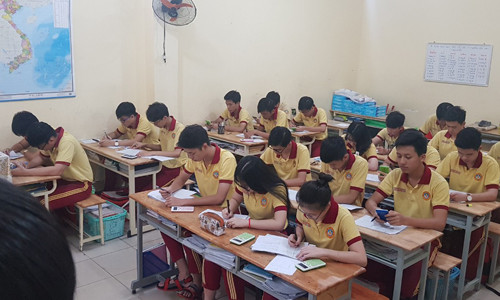 Học sinh trường THPT Thành Nhân (TPHCM) đang tích cực ôn tập