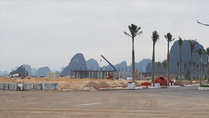 Hạ tầng ngổn ngang nhưng “cò” vẫn đua nhau hét giá đất tại Khu đô thị Phương Đông 