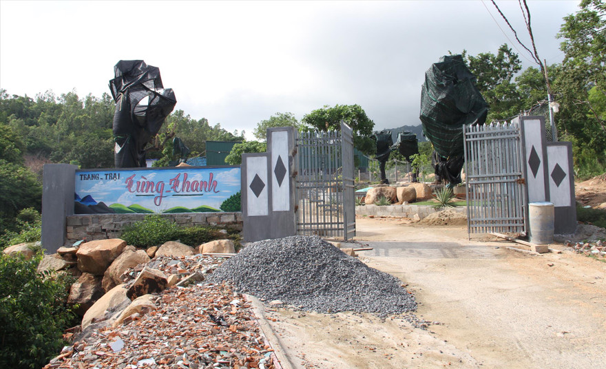 Một trang trại xây dựng trái phép trên núi Hòn Rồng chưa bị xử lý