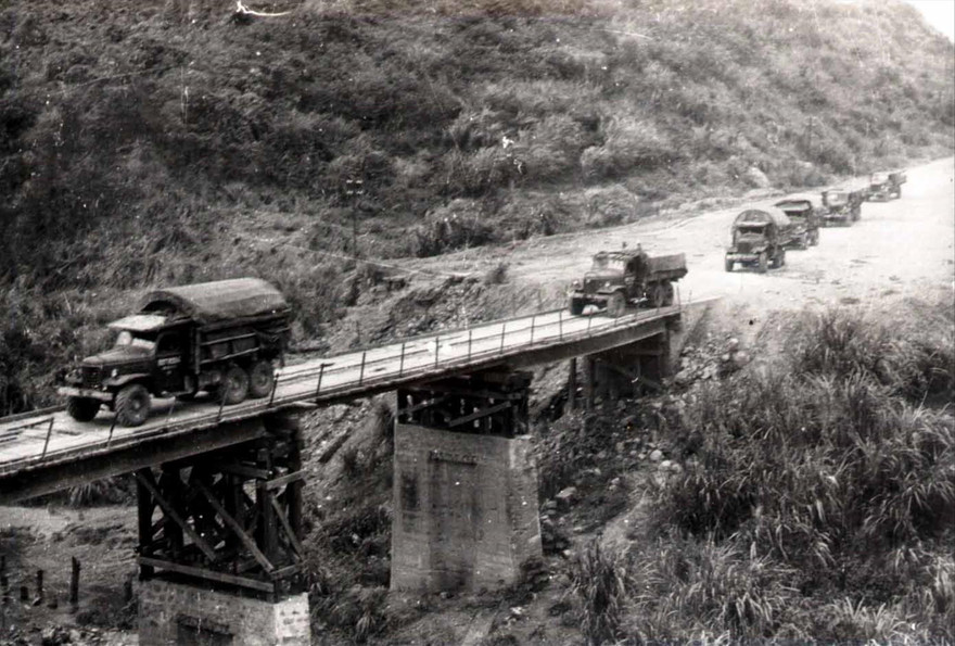 Đường Trường Sơn trong kháng chiến chống Mỹ được quyết tâm thực hiện theo hình thức vận tải cơ giới để đảm bảo chi viện cho miền Nam